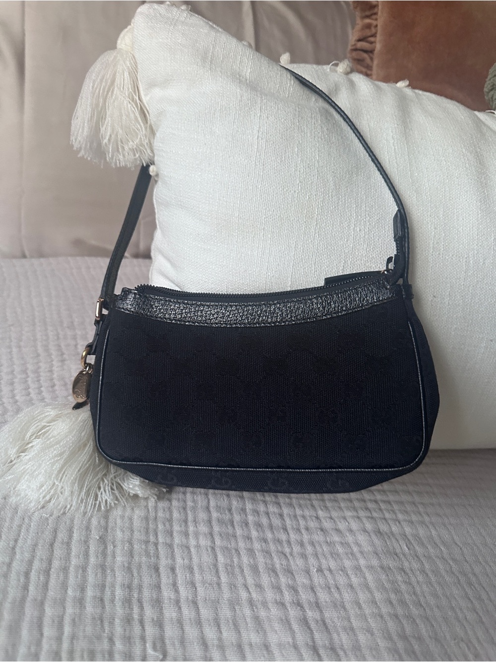 Gucci Jackie Vintage cloth handbag
Very good condition
Black, Cloth